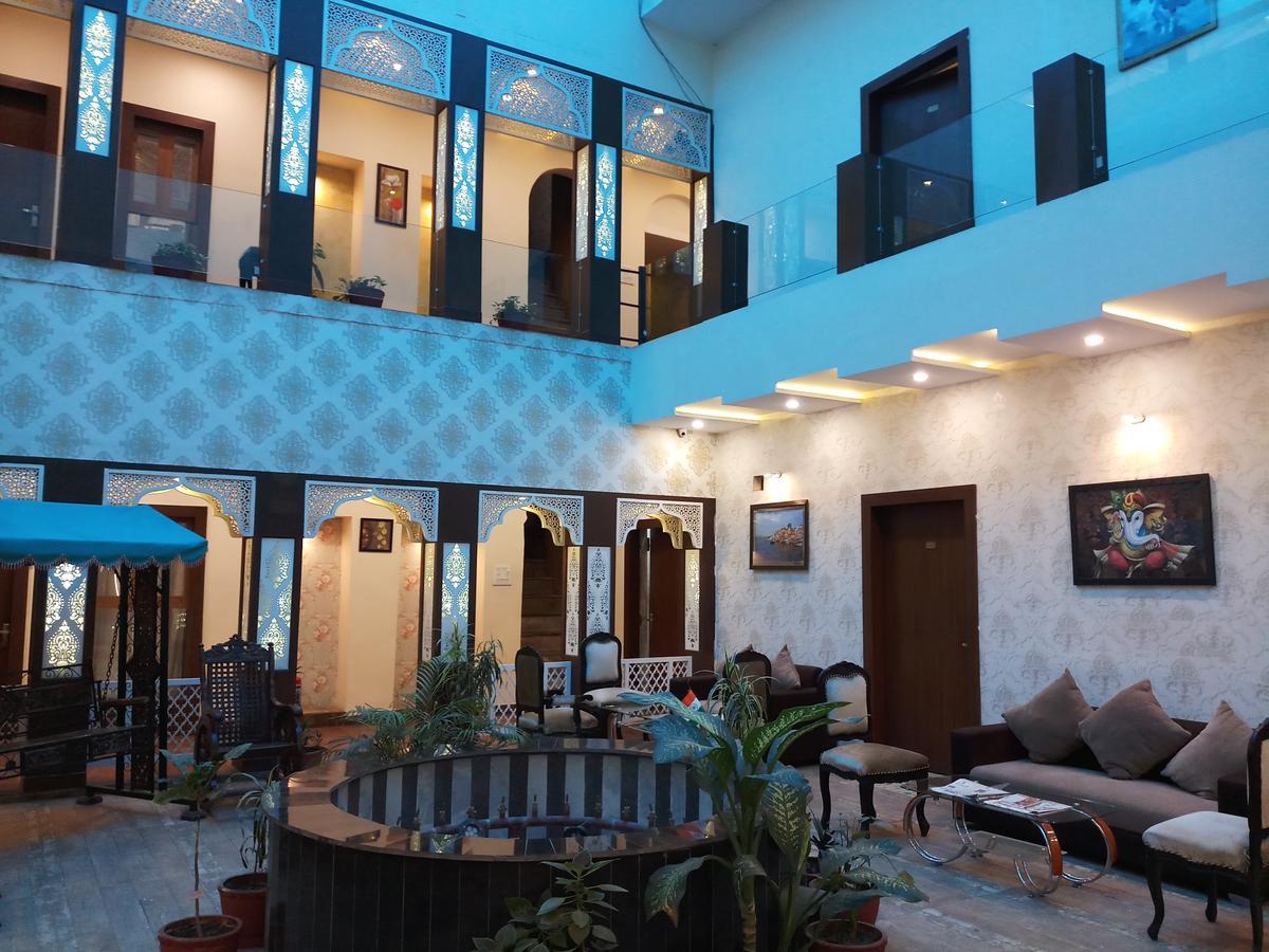 Dwivedi Hotels Sri Omkar Palace Varanasi Exterior photo